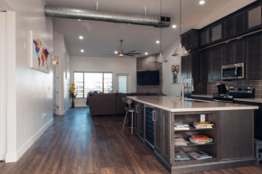 Upscale Fully Renovated Biltmore Penthouse